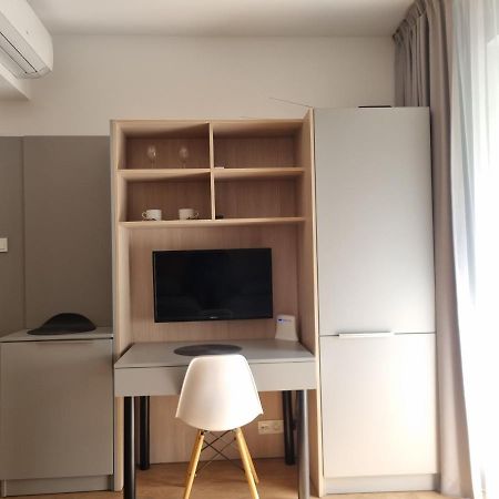 Aparthotel In Warsaw Very Close To The City Center, Free Underground Parking, Wifi, Air Conditioning, Balcony Ngoại thất bức ảnh